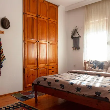 Eden Villa *